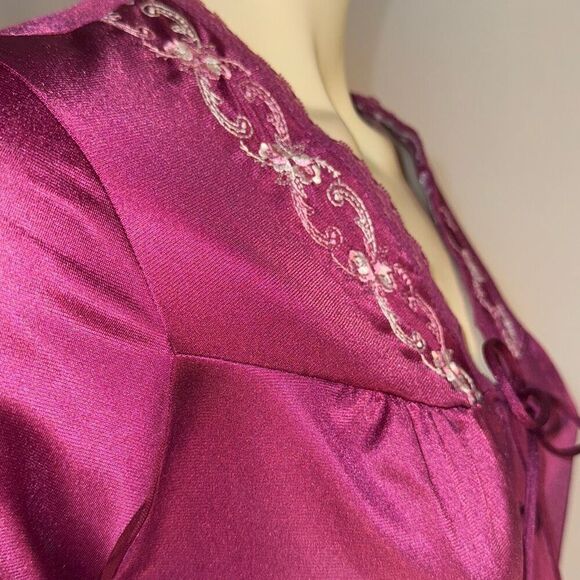 Vintage Montgomery Ward Women's Long NyyRobe Buttons Pocket Size Small - Picture 9 of 14